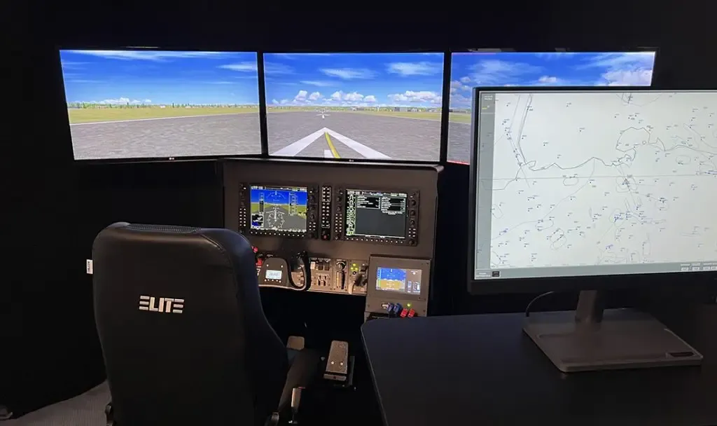 The ELITE PI-1000 with a G1000 glass cockpit and three-monitor wraparound visuals